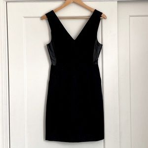 Madewell - sleeveless fitted grey dress with leather accent and pockets